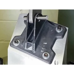کاربن فائبر اجزاء کی تخصیص اور تناؤ کی کارکردگی میں اضافہ